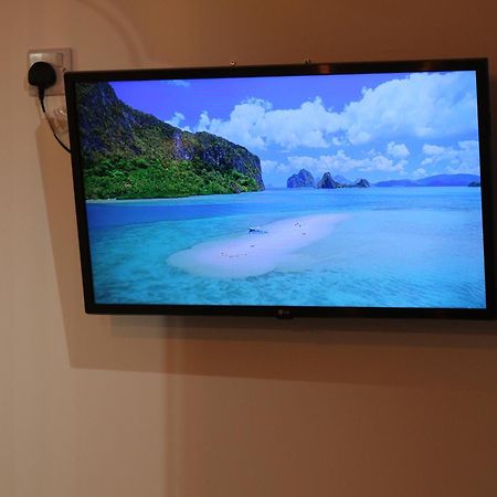 Self Contained, Double Bed Studio, Private Kitchen, Private Bath, Walking Distance To Harry Potter Уотфорд Екстериор снимка