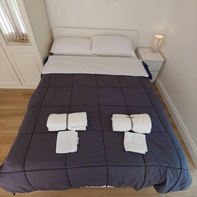 Self Contained, Double Bed Studio, Private Kitchen, Private Bath, Walking Distance To Harry Potter Уотфорд Екстериор снимка