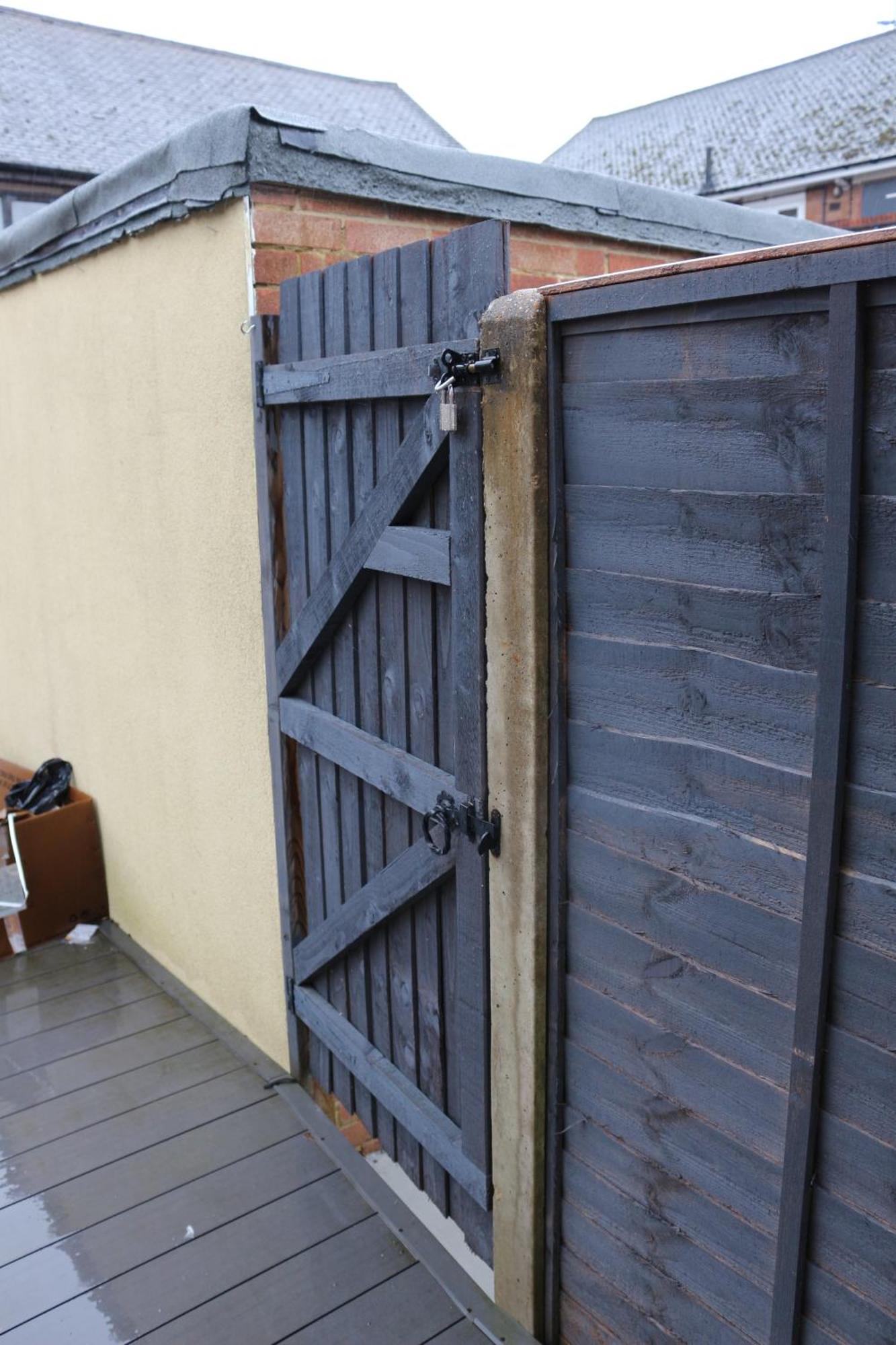 Self Contained, Double Bed Studio, Private Kitchen, Private Bath, Walking Distance To Harry Potter Уотфорд Екстериор снимка